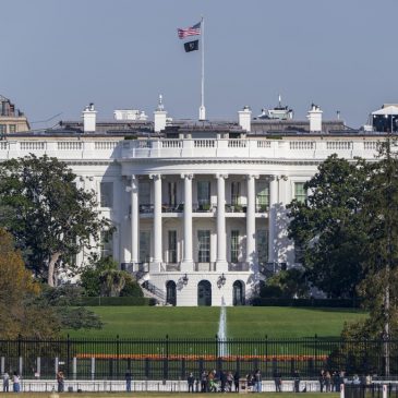 Senate moves toward compromise legislation to end government shutdown