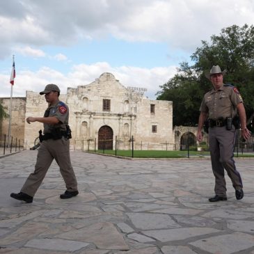 Data shows 1 in 4 immigration arrests happen in Texas, where about 1.6M immigrants illegally live