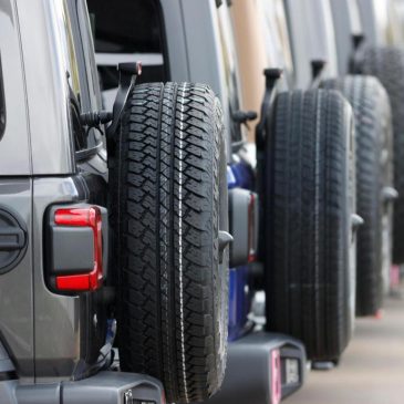 Chrysler recalls 320,000 Jeep plug-in hybrids due to faulty battery that can catch fire