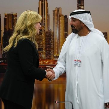 Emirates announces an order of 65 Boeing 777-9s with list price of $38 billion at Dubai Air Show