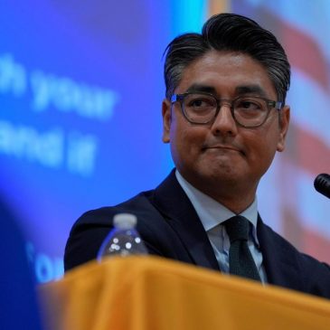 Democrat Aftab Pureval wins reelection as Cincinnati mayor, defeating Vance’s relative