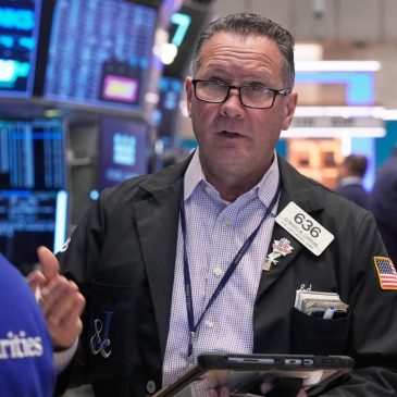 US stocks rise on last trading day of November