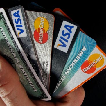 Two people, many credit cards: How couples can manage credit together