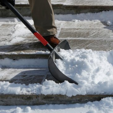 Season’s first snowstorm arrives; drivers should expect slippery roads