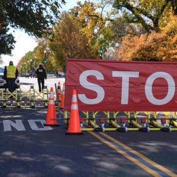 Democrats consider prolonging the shutdown as Republicans prepare new bills without health care fix