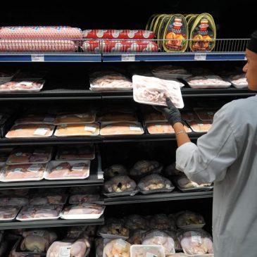 FACT FOCUS: Trump says Thanksgiving dinner will cost 25% less this year. His numbers are misleading