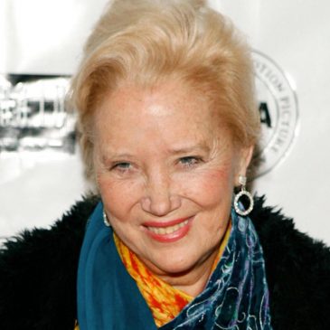 Sally Kirkland, stage and screen star who earned an Oscar nomination in ‘Anna,’ dies at age 84