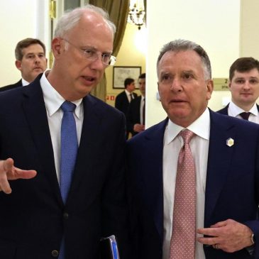 Report: US envoy coached Putin aide on how Russian leader should pitch Trump on Ukraine peace plan