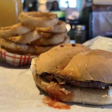 Going to Lambeau for the Vikings game? Here are my favorite spots to eat in Green Bay