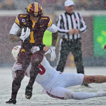 Gophers tighten grip on Paul Bunyan’s Axe with 17-7 win over Wisconsin