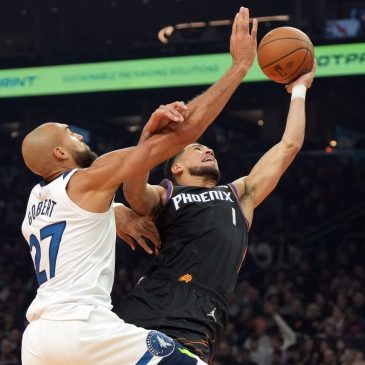 Leading by eight in the final minute, Wolves lose in Phoenix