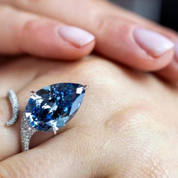 ‘Mellon Blue’ diamond sells for $26.6 million at Swiss auction