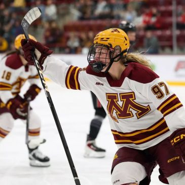 Women’s hockey: Gophers move up to No. 2 in USHOC poll