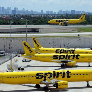 Spirit, Frontier offer steep air travel discounts in Black Friday dogfight