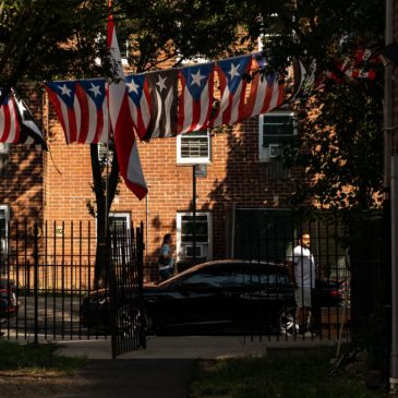 Familias puertorriqueñas temen ser desplazadas por la privatización de la administración de edificios de vivienda pública en Nueva York