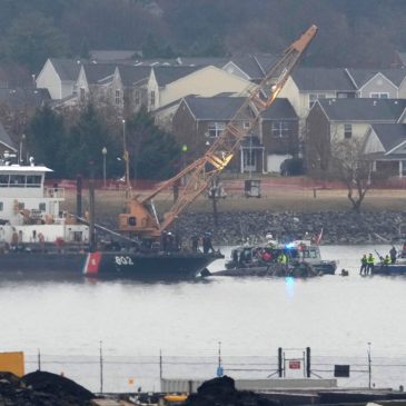 US government admits negligence in helicopter-plane collision that killed 67 in Washington