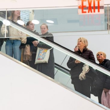 A guide to good manners at the retail counter this holiday season