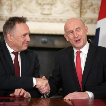 UK and Norway will mount joint naval patrols to protect undersea cables and hunt Russian submarines