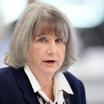 US vaccine advisers say not all babies need a hepatitis B shot at birth