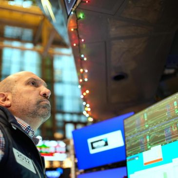 US stocks rise at the start of a holiday-shortened week