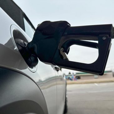US drivers are seeing lower gas prices this holiday season