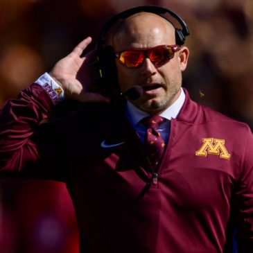 Gophers basking in warm sun before Rate Bowl in Phoenix