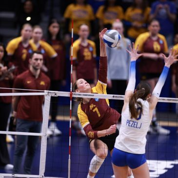 NCAA Volleyball: Gophers season ends in regional semifinal loss to Pitt