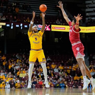 Men’s basketball: Gophers upset No. 22 Indiana 73-64 in Big Ten opener