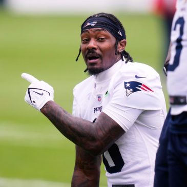 Former Vikings WR Stefon Diggs facing strangulation, assault charges