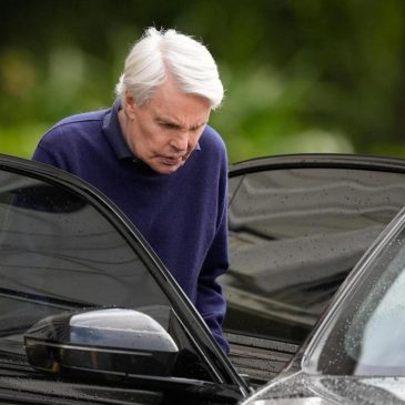 Hearing on whether ex-Abercrombie & Fitch CEO is mentally fit to stand trial for sex trafficking set