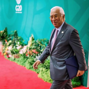 Top EU official warns the US against interfering in Europe’s affairs