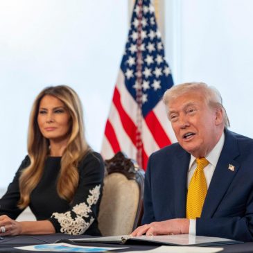 Trump warns against infiltration by a ‘bad Santa,’ defends coal in jovial Christmas calls with kids