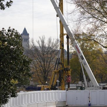 White House is expected to submit plans for new ballroom to planning commission this month