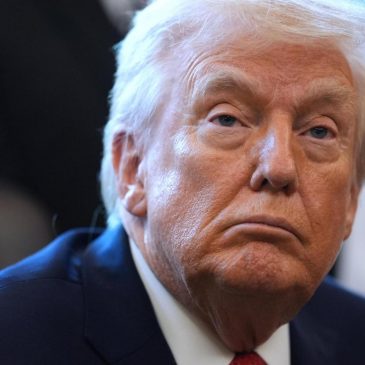 Trump’s blockade of sanctioned Venezuelan oil raises new questions about legality