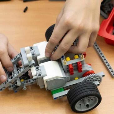 The best LEGO robot kits for hands-on STEM learning