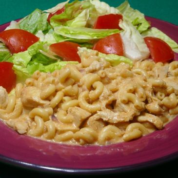 Quick Fix: Chicken mac and cheese with lettuce and tomato salad