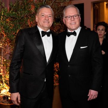 Netflix revises its offer for Warner Bros. Discovery to make it an all-cash transaction