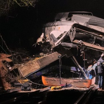 Barcelona commuter train crashes, killing 1, days after deadly train collision in Spain