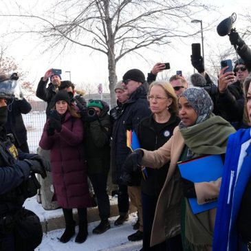 Judge refuses to block new DHS policy limiting Congress members’ access to ICE facilities