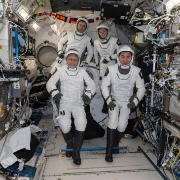 Ailing astronaut returns to Earth early in NASA’s first medical evacuation