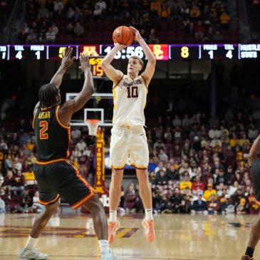 Gophers fall in overtime, 70-69 to Southern California