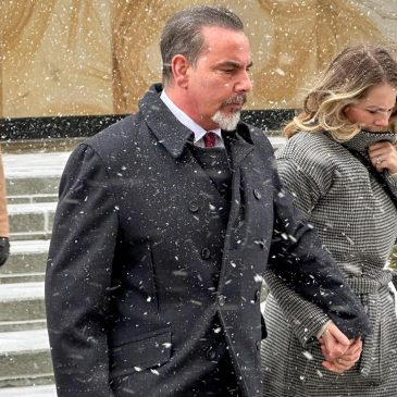 Former DEA agent sentenced to 5 years in prison for using badge to protect drug trafficking friends