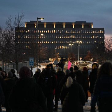 New video shows the minutes before immigration officer fatally shoots woman in Minneapolis