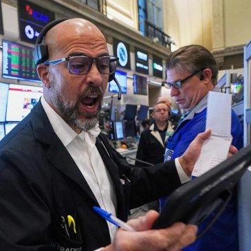 Wall Street rises on Big Tech gains and approaches records