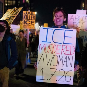 Minnesota shooting videos challenge administration narrative, policing experts question tactics