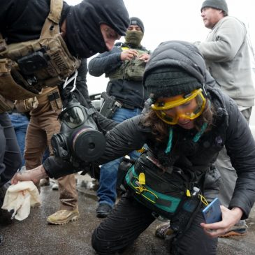 Court lifts restrictions on immigration officers’ tactics in Minnesota