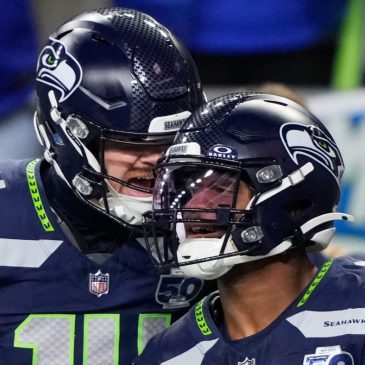 Seahawks blow out 49ers, advance to NFC title game