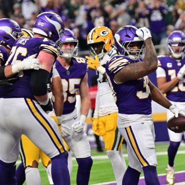 Vikings beat undermanned Packers to finish above .500