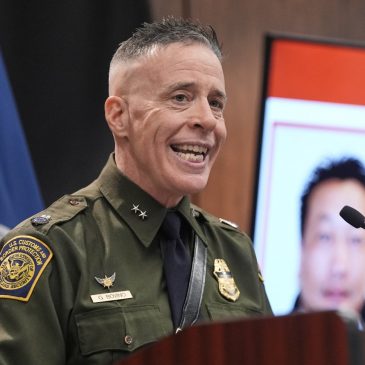 U.S. immigration authorities downplay concerns over citizens being detained