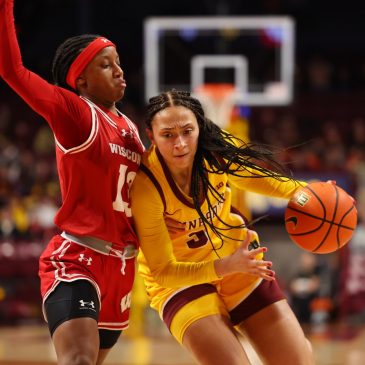 Women’s basketball: Gophers pour it on against Wisconsin